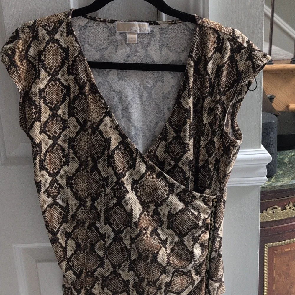 Michael Kors Snakeskin Print Sleeveless Top. Size L. - Picture 9 of 9